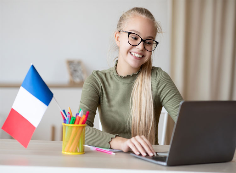 Fly With French: Learn French Online